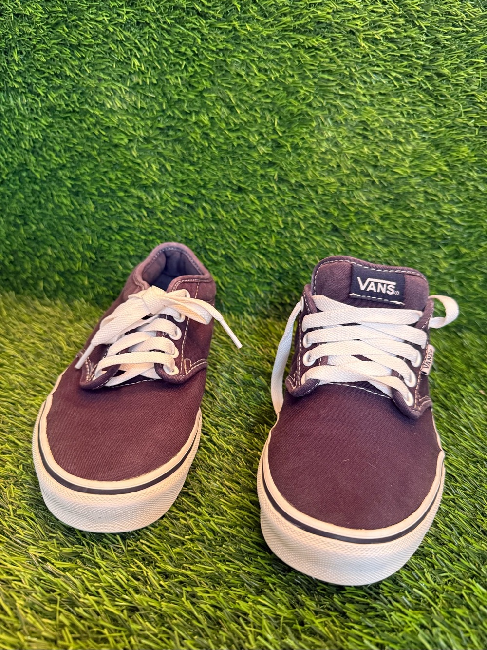 Vans women’s Low-Top navy Canvas skate sneakers size 6.5